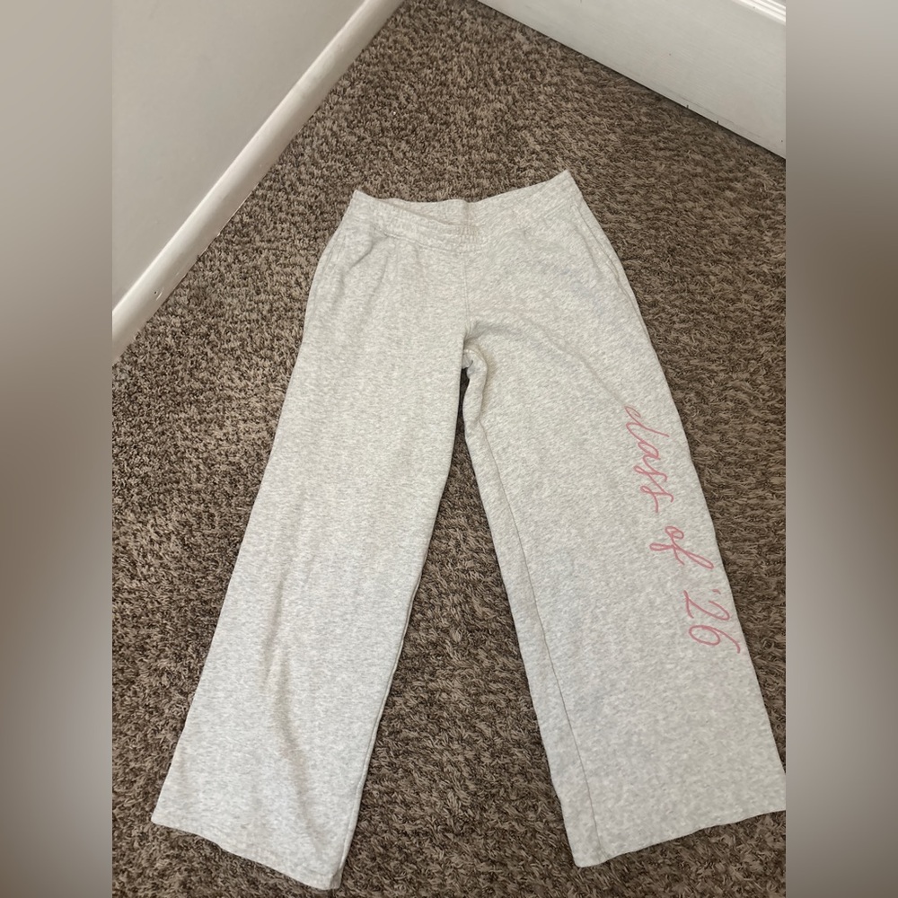 Women’s Class of 26’ Gray Sweatpants with Pink Detail